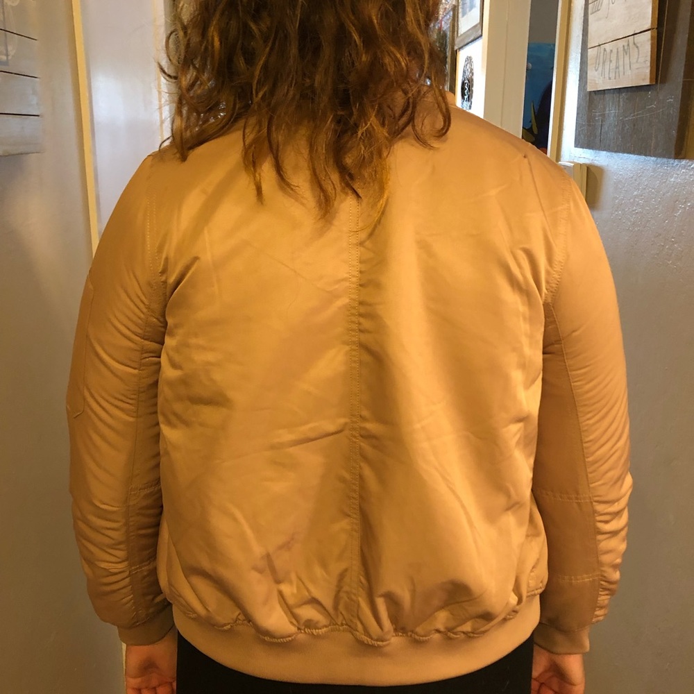 💣🧥 Bomber Jacket - Picture 5 of 5